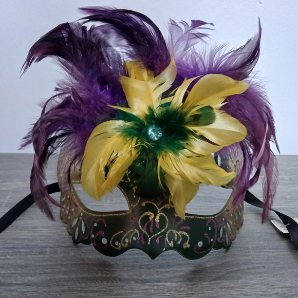 MARDI GRAS Feather Embellished Handpainted Masquerade Mask - Picture 5 of 14